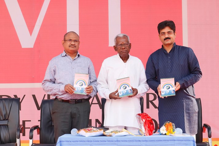 book inauguratin by Raja Srikrishnadevarayalu and prakasa rao