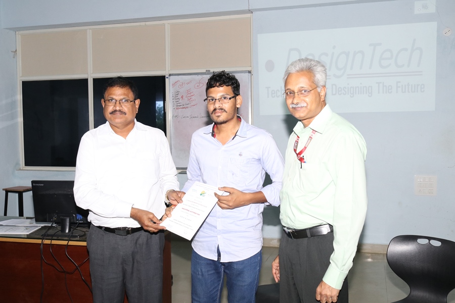 Principal Dr.Y.Mallikarjuna Reddy and Director Dr.R.Naveen giving certificates
